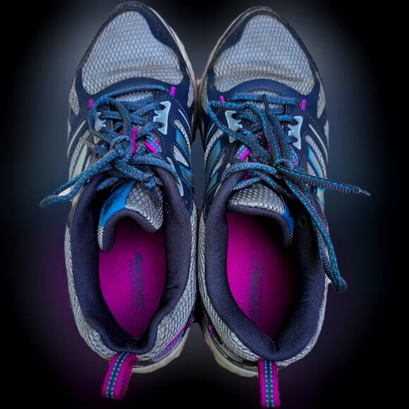 New Balance Gray, Pink, Blue Athletic Shoes Tennies 9 - Picture 3 of 10